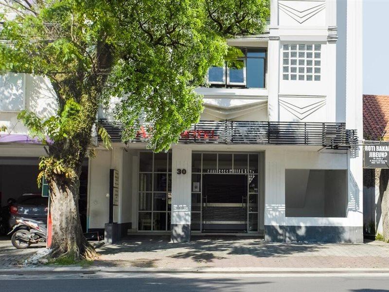 בנדונג Gania Hotel מראה חיצוני תמונה